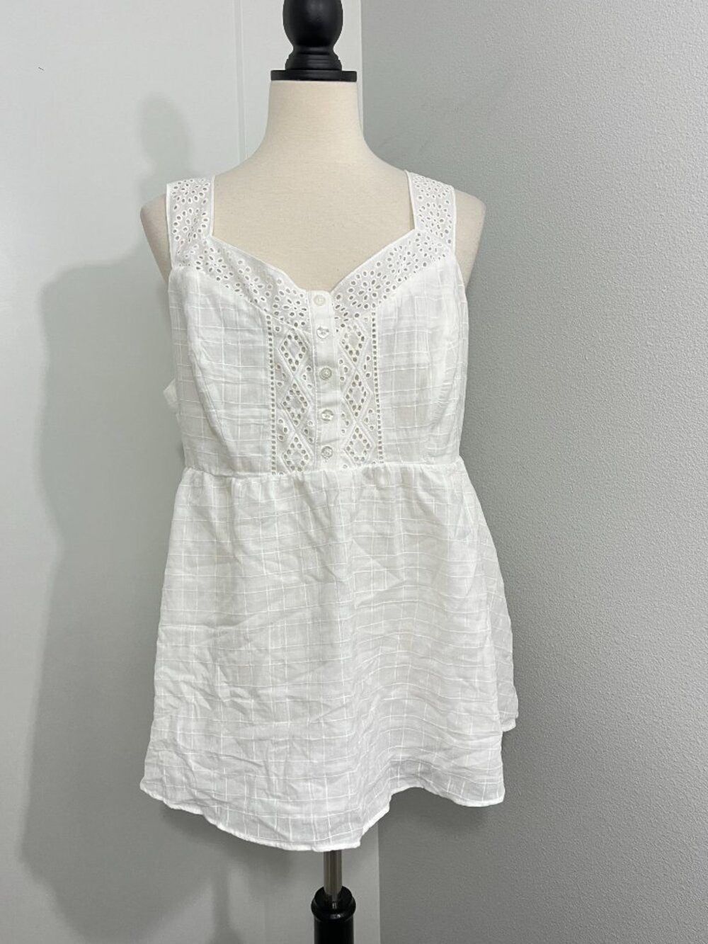 New Torrid Size 2 (18-20) Cloud Dancer White Babydoll Cotton Windowpane Button-F